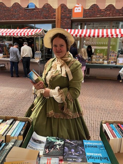 Zomerstad op z’n Frans laatste keer- Zondag 10 augustus van 12.30 – 17.00 uur- Franse Kunstmarkt (o.a. Tweedehandsboeken)